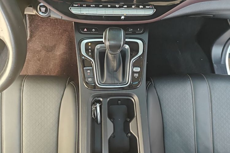 Used GAC Trumpchi M6 2021 PRO 270T DCT Luxury Edition Gear Lever