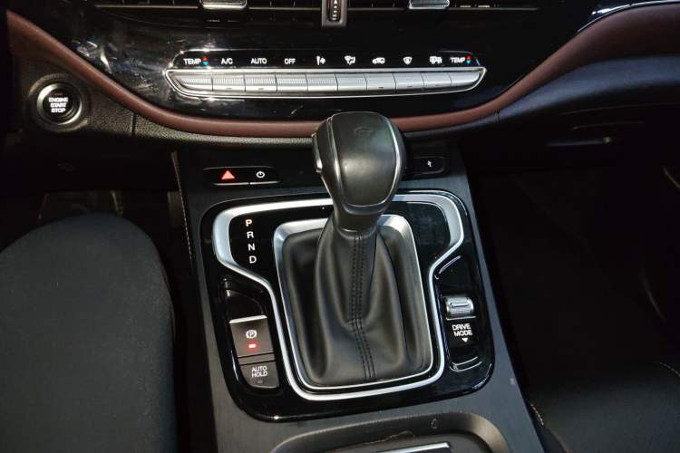 Used GAC Trumpchi M6 2021 PRO 270T DCT Luxury Edition Gear Lever