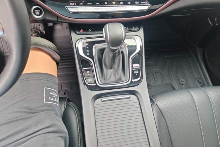 Used GAC Trumpchi M6 2021 PRO 270T DCT Luxury Edition Gear Lever