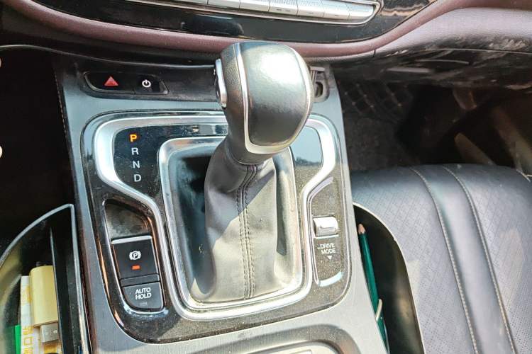 Used GAC Trumpchi M6 2021 PRO 270T DCT Luxury Edition Gear Lever