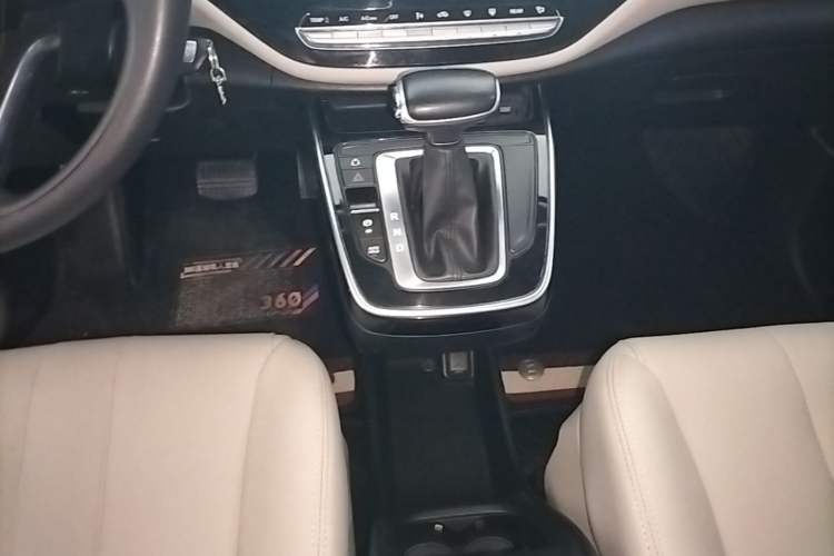 Used GAC Trumpchi M6 2021 270T DCT Elite Edition (7-seater) Gear Lever