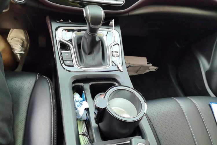 Used GAC Trumpchi M6 2021 PRO 270T Automatic Luxury Edition Gear Lever