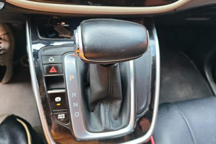 Used GAC Trumpchi M6 2021 270T DCT Elite Edition (7-seater) Gear Lever
