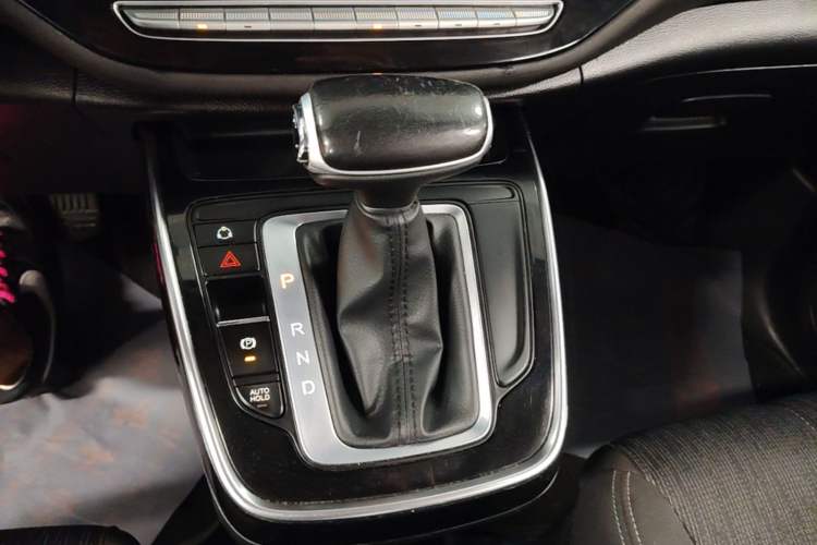 Used GAC Trumpchi M6 2021 270T DCT Elite Edition (7-seater) Gear Lever