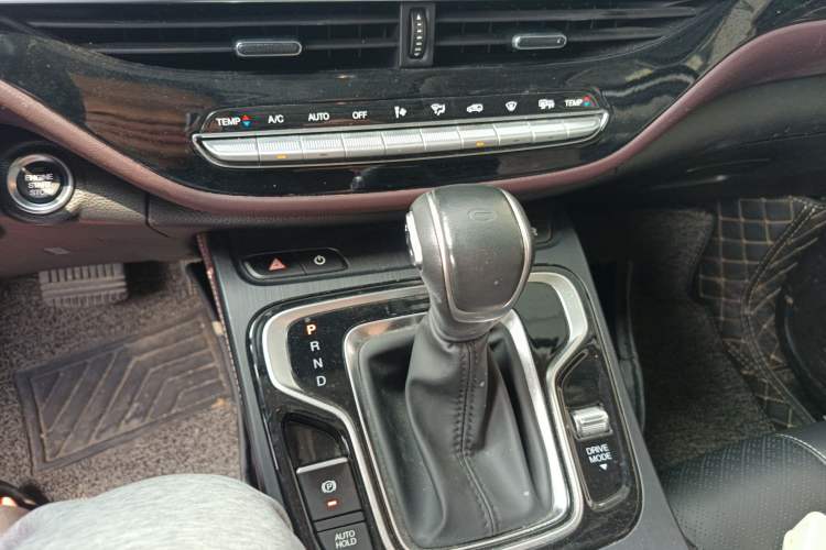 Used GAC Trumpchi M6 2021 PRO 270T DCT Luxury Edition Gear Lever