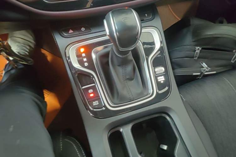 Used GAC Trumpchi M6 2021 PRO 270T DCT Elite Edition Gear Lever