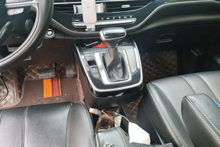 Used GAC Trumpchi M6 2021 270T DCT Luxury Edition (7 Seats) Gear Lever