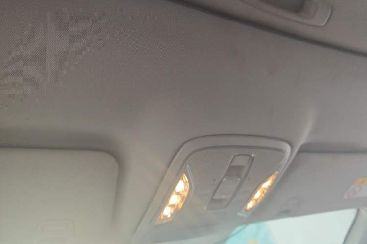Used GAC Trumpchi M6 2021 270T DCT Luxury Edition (7 Seats) Headliner