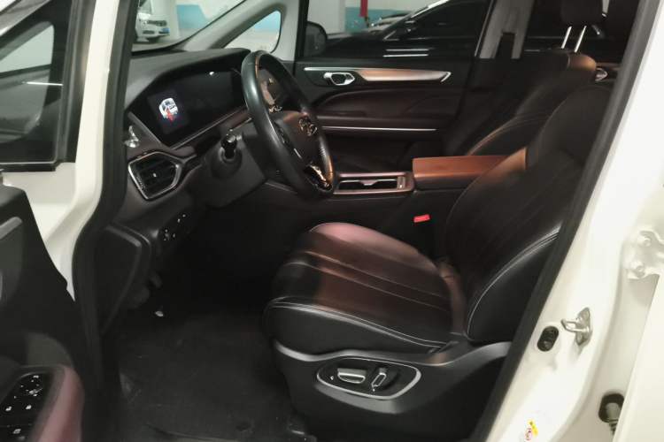 Used GAC Trumpchi M6 2021 270T DCT Luxury Edition (7-seater) Interior 3