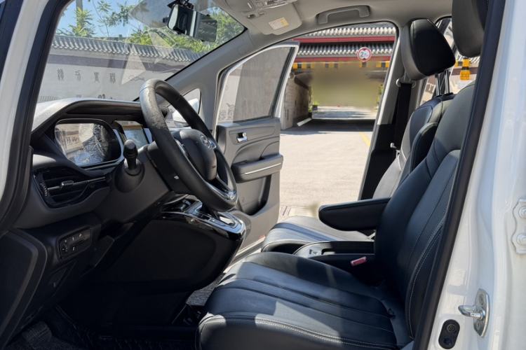 Used GAC Trumpchi M6 2021 270T DCT Luxury Edition (6 Seats) Interior 3