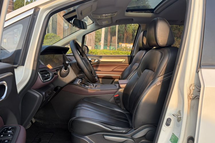Used GAC Trumpchi M6 2021 PRO 270T DCT Luxury Edition Interior 7