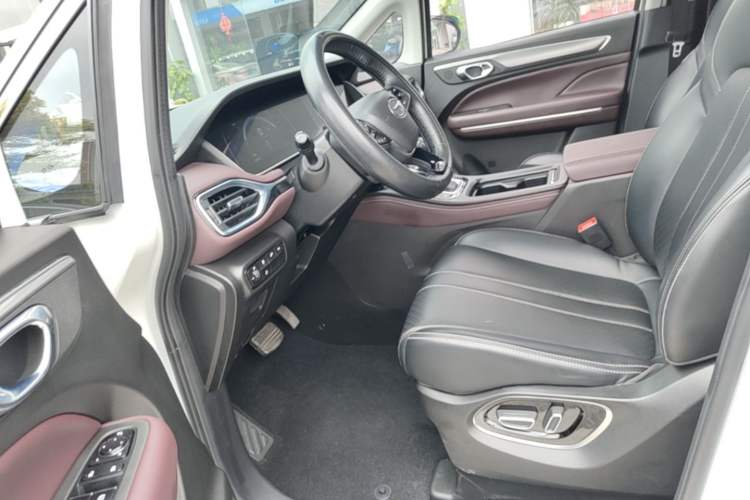 Used GAC Trumpchi M6 2021 PRO 270T Automatic Luxury Edition Left Front Seat