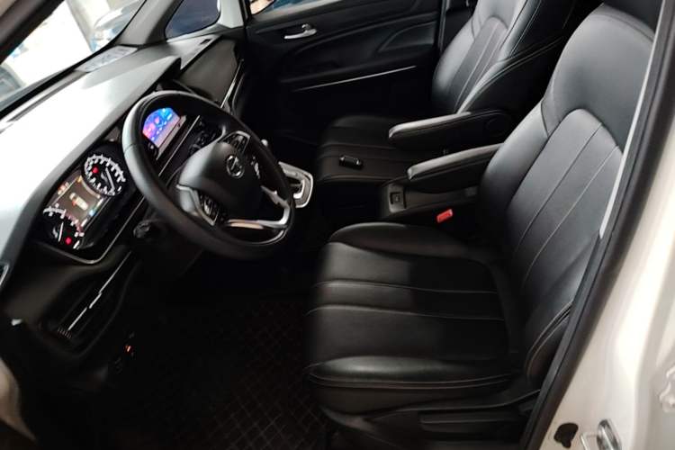 Used GAC Trumpchi M6 2021 270T DCT Luxury Edition (7 Seats) Left Front Seat