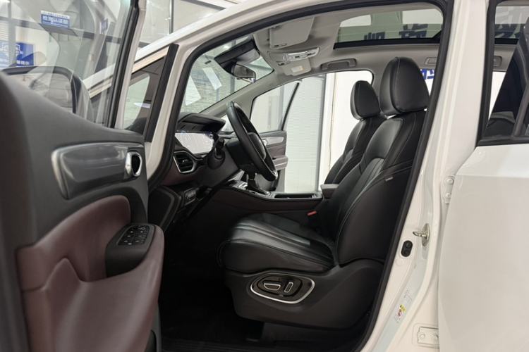 Used GAC Trumpchi M6 2021 PRO 270T DCT Luxury Edition Left Front Seat