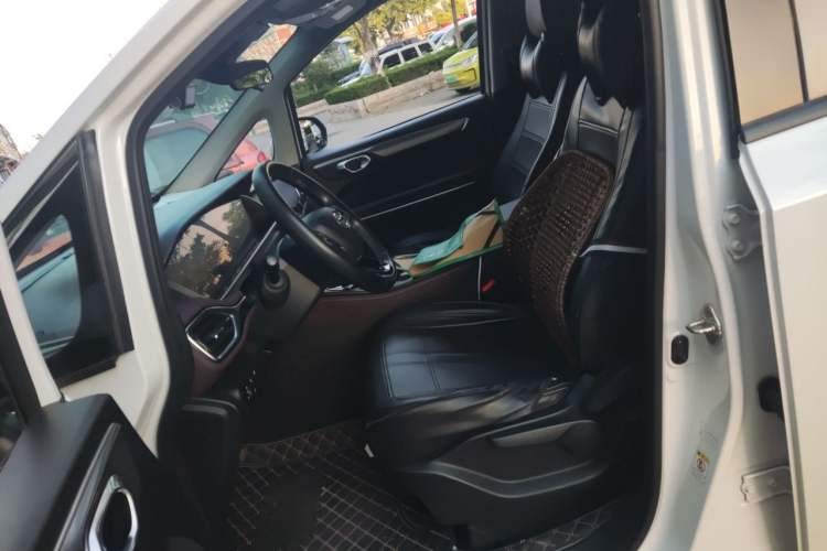 Used GAC Trumpchi M6 2021 PRO 270T Automatic Luxury Edition Left Front Seat