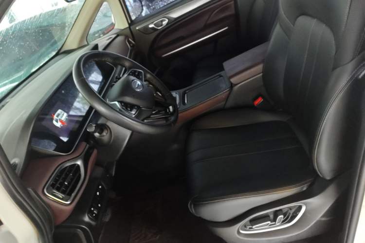 Used GAC Trumpchi M6 2021 270T DCT Prestige Edition (7-seater) Left Front Seat