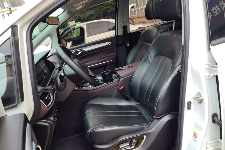 Used GAC Trumpchi M6 2021 PRO 270T Automatic Luxury Edition Left Front Seat