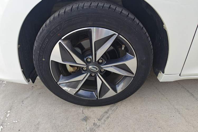 Used GAC Trumpchi M6 2021 PRO 270T Automatic Luxury Edition Left Front Wheel Hub