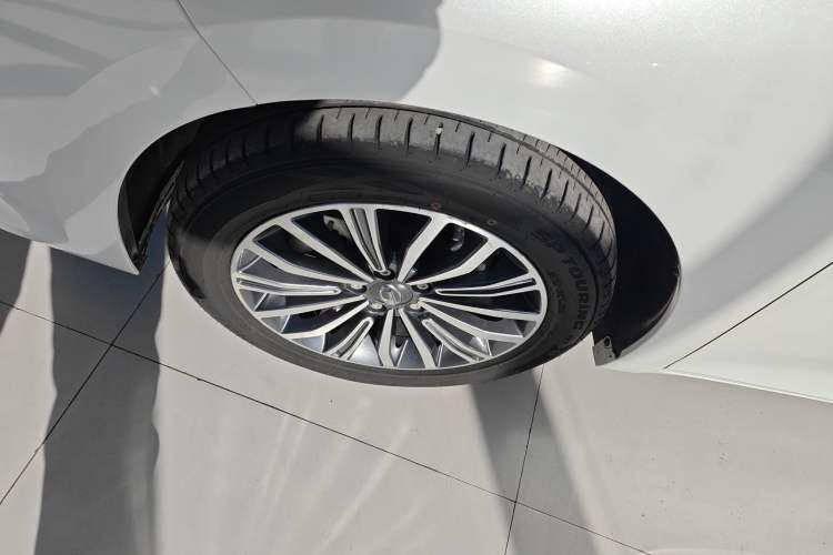 Used GAC Trumpchi M6 2021 270T DCT Luxury Edition (7-seater) Left Front Wheel Hub