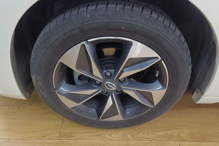 Used GAC Trumpchi M6 2021 270T DCT Elite Edition (7-seater) Left Front Wheel Hub