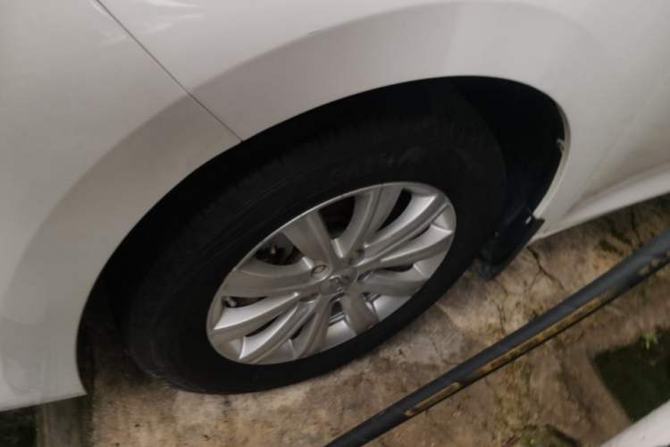 Used GAC Trumpchi M6 2021 270T DCT Elite Edition (7-seater) Left Front Wheel Hub