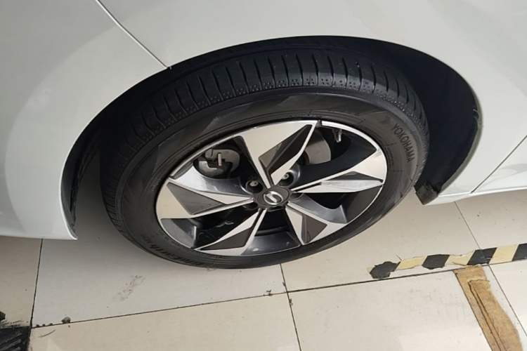 Used GAC Trumpchi M6 2021 PRO 270T DCT Luxury Edition Left Front Wheel Hub