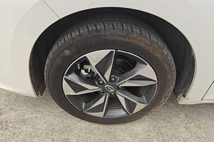 Used GAC Trumpchi M6 2021 PRO 270T Automatic Luxury Edition Left Front Wheel Hub