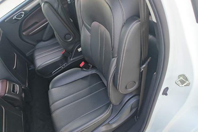 Used GAC Trumpchi M6 2021 PRO 270T Automatic Luxury Edition Left Rear Seat