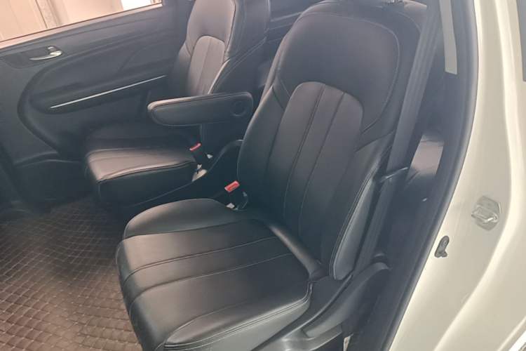 Used GAC Trumpchi M6 2021 270T DCT Luxury Edition (7-seater) Left Rear Seat