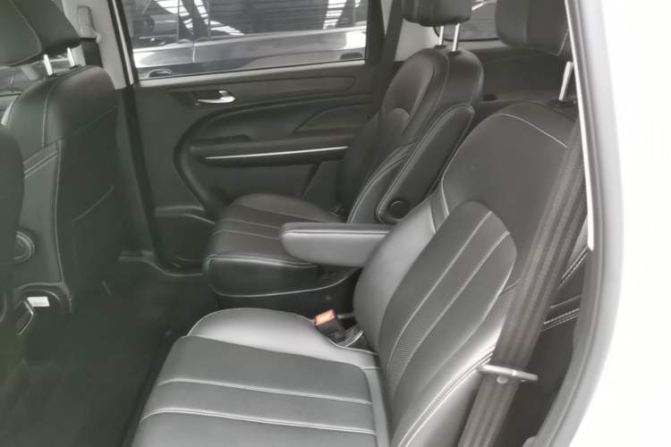 Used GAC Trumpchi M6 2021 270T DCT Prestige Edition (7-seater) Left Rear Seat