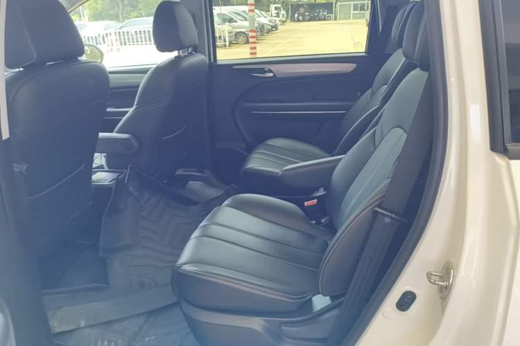 Used GAC Trumpchi M6 2021 270T DCT Prestige Edition (7 Seats) Left Rear Seat