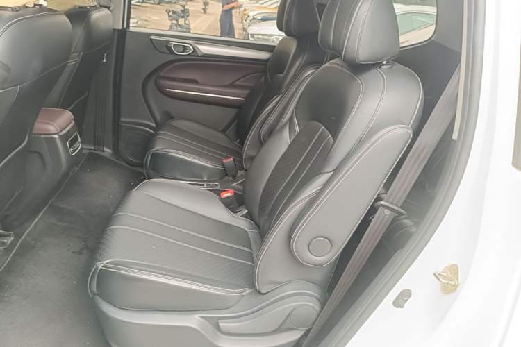Used GAC Trumpchi M6 2021 PRO 270T Automatic Luxury Edition Left Rear Seat
