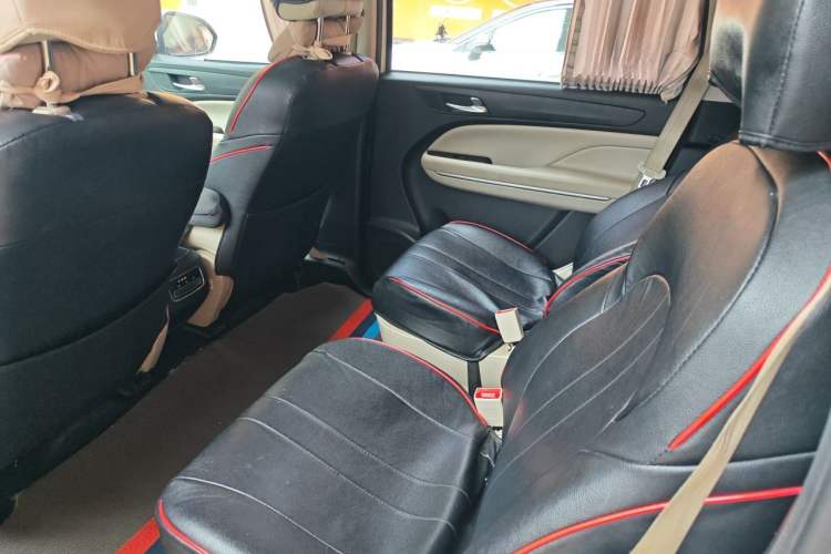 Used GAC Trumpchi M6 2021 270T DCT Elite Edition (7-seater) Left Rear Seat
