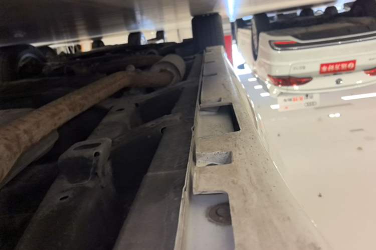Used GAC Trumpchi M6 2021 270T DCT Prestige Edition (7-seater) Left Side Sill