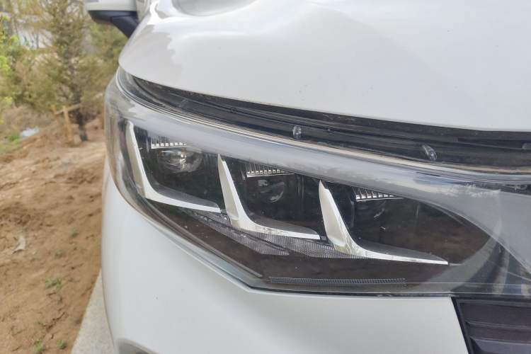 Used GAC Trumpchi M6 2021 PRO 270T Automatic Luxury Edition Right Front Headlight
