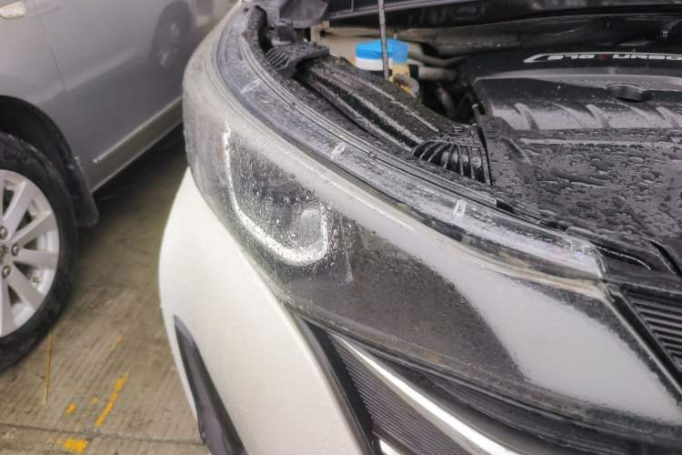 Used GAC Trumpchi M6 2021 270T DCT Elite Edition (7-seater) Right Front Headlight