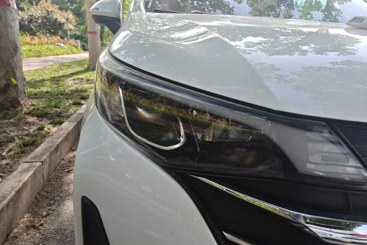 Used GAC Trumpchi M6 2021 270T DCT Luxury Edition (7-seater) Right Front Headlight