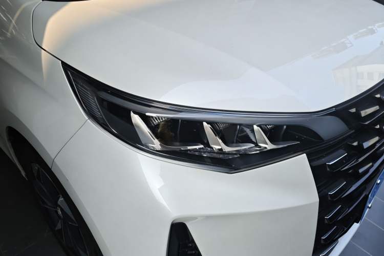 Used GAC Trumpchi M6 2021 PRO 270T DCT Luxury Edition Right Front Headlight