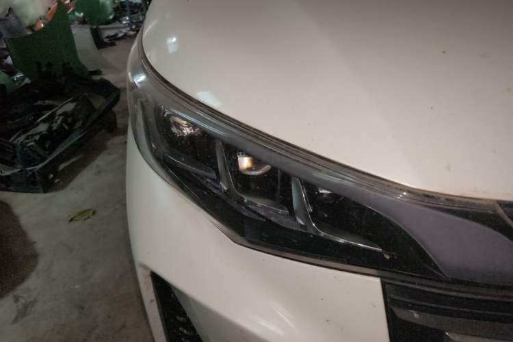 Used GAC Trumpchi M6 2021 PRO 270T Automatic Luxury Edition Right Front Headlight