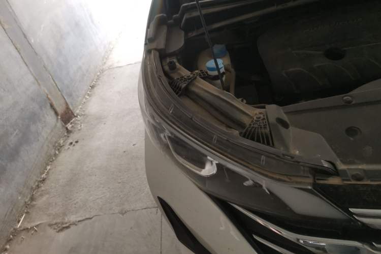 Used GAC Trumpchi M6  Right Front Headlight