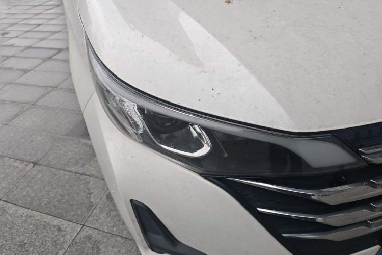 Used GAC Trumpchi M6 2021 270T DCT Elite Edition (7-seater) Right Front Headlight