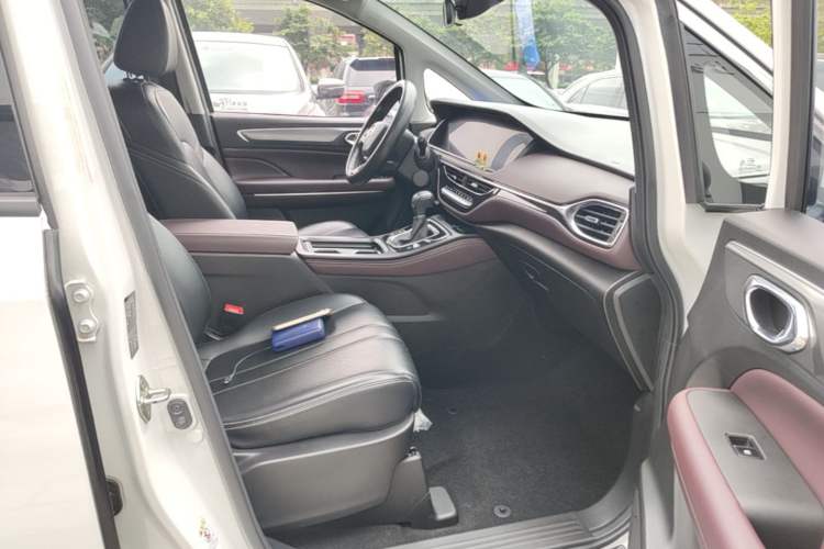 Used GAC Trumpchi M6 2021 PRO 270T Automatic Luxury Edition Right Front Seat