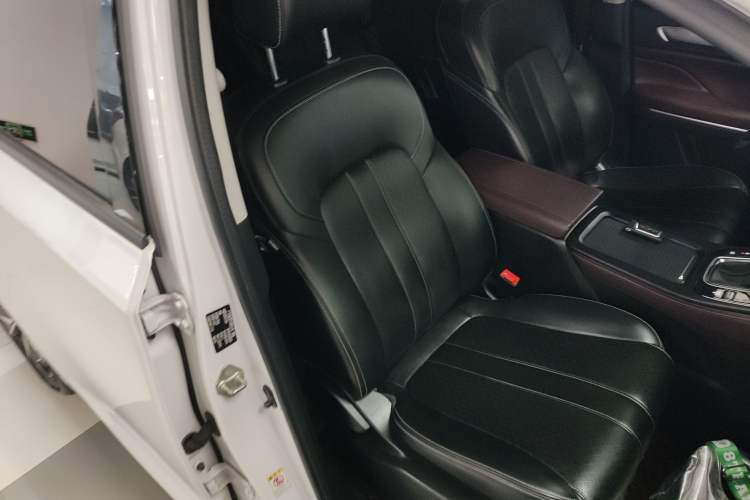 Used GAC Trumpchi M6 2021 PRO 270T Automatic Luxury Edition Right Front Seat