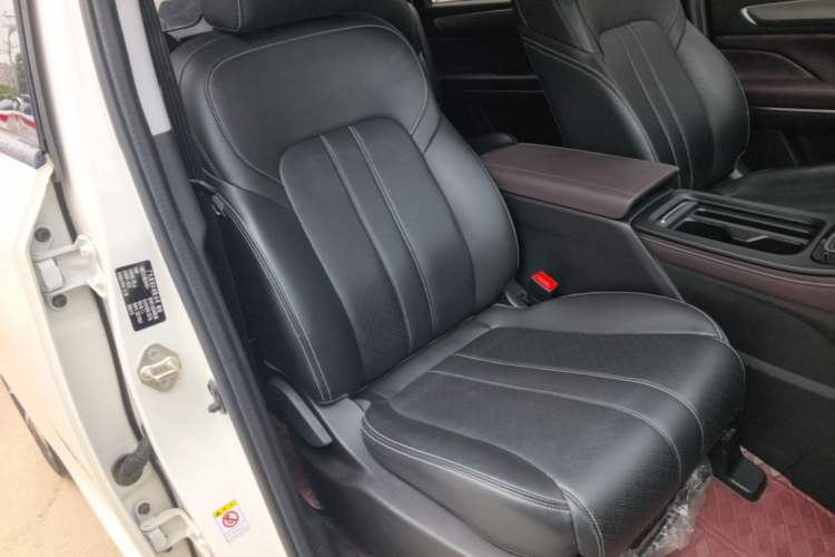Used GAC Trumpchi M6 2021 PRO 270T DCT Luxury Edition Right Front Seat
