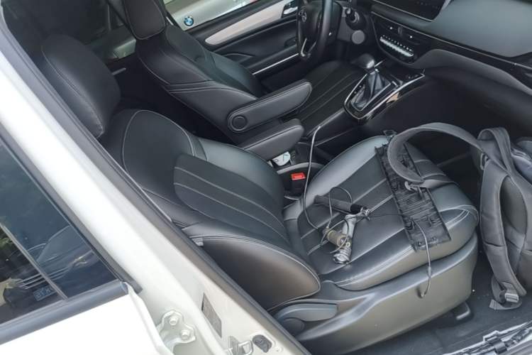 Used GAC Trumpchi M6 2021 270T DCT Prestige Edition (7 Seats) Right Front Seat