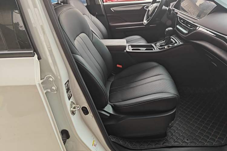 Used GAC Trumpchi M6 2021 PRO 270T Automatic Luxury Edition Right Front Seat