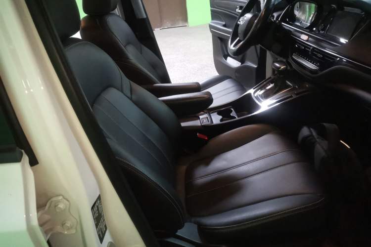Used GAC Trumpchi M6 2021 270T DCT Luxury Edition (7-seater) Right Front Seat