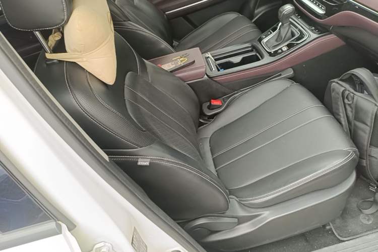 Used GAC Trumpchi M6 2021 PRO 270T Automatic Luxury Edition Right Front Seat