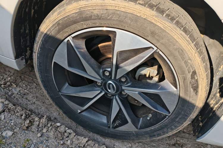 Used GAC Trumpchi M6 2021 PRO 270T Automatic Luxury Edition Right Front Wheel Hub