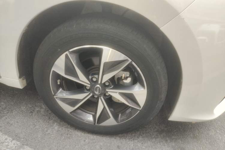 Used GAC Trumpchi M6 2021 PRO 270T DCT Luxury Edition Right Front Wheel Hub